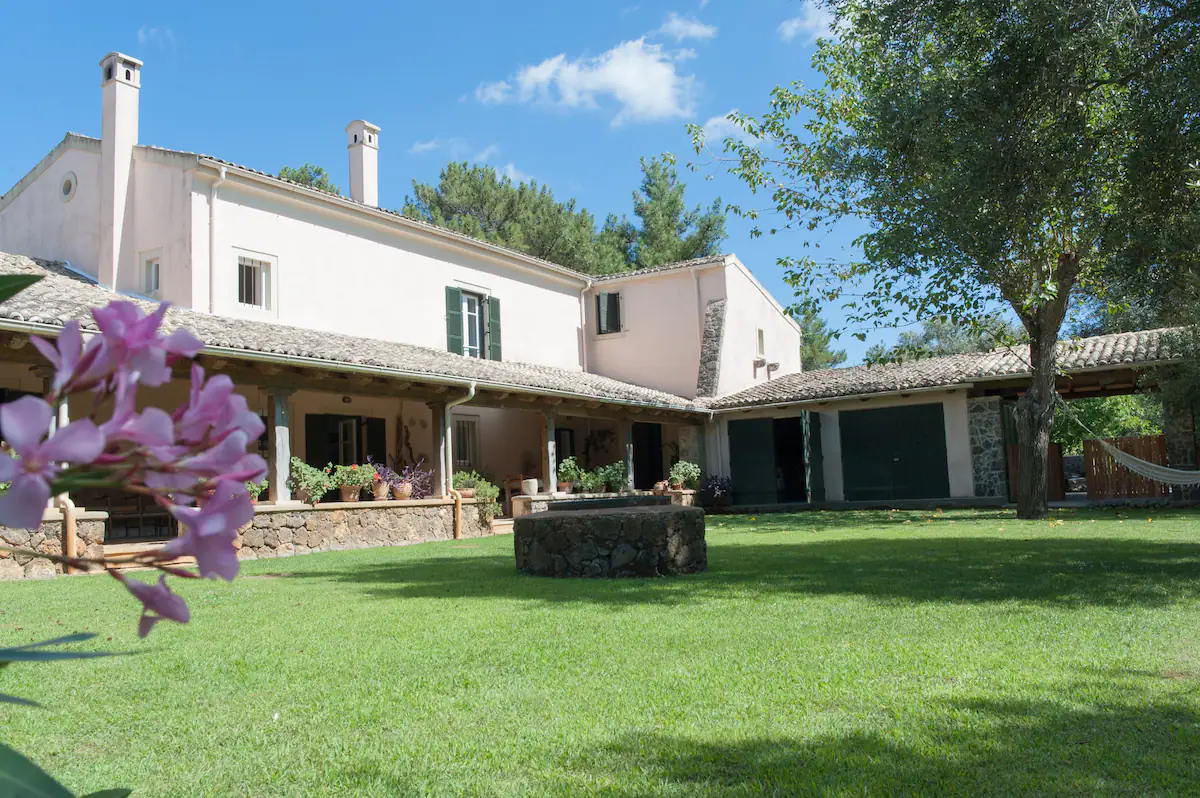 Villa Neranzia is a beautiful luxury rental in Corfu, available on Azero Homes.