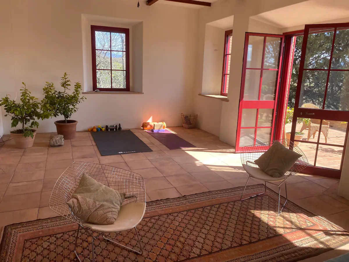 Gorgeous restored farmhouse, a beautifully luxurious rental villa in Tuscany, available on Azero Homes.